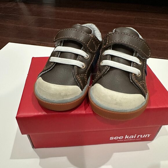 See Kai Run Lucci Sneaker - Picture 1 of 3